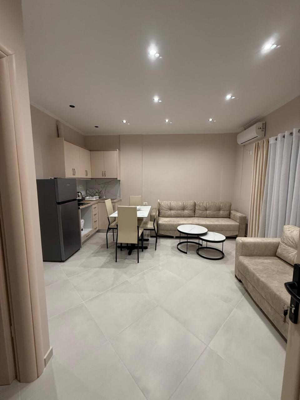 Eleana'S Apartament Sarandë Pokoj fotografie